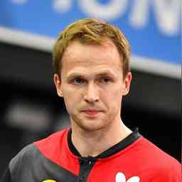 它反映了球 它反映了球